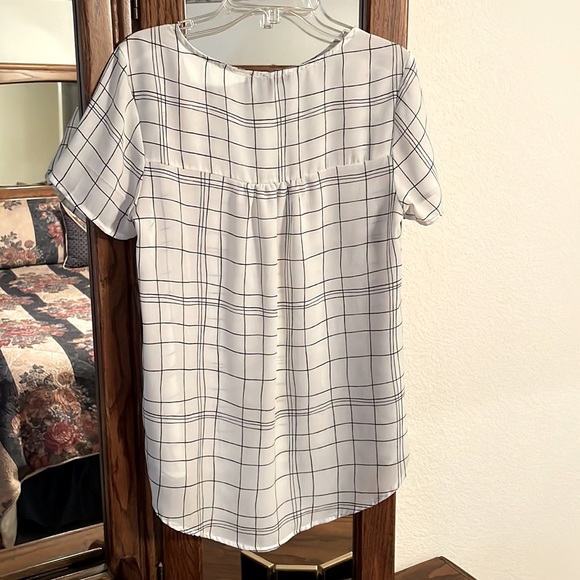 Forever 21 Blouse - Picture 2 of 3